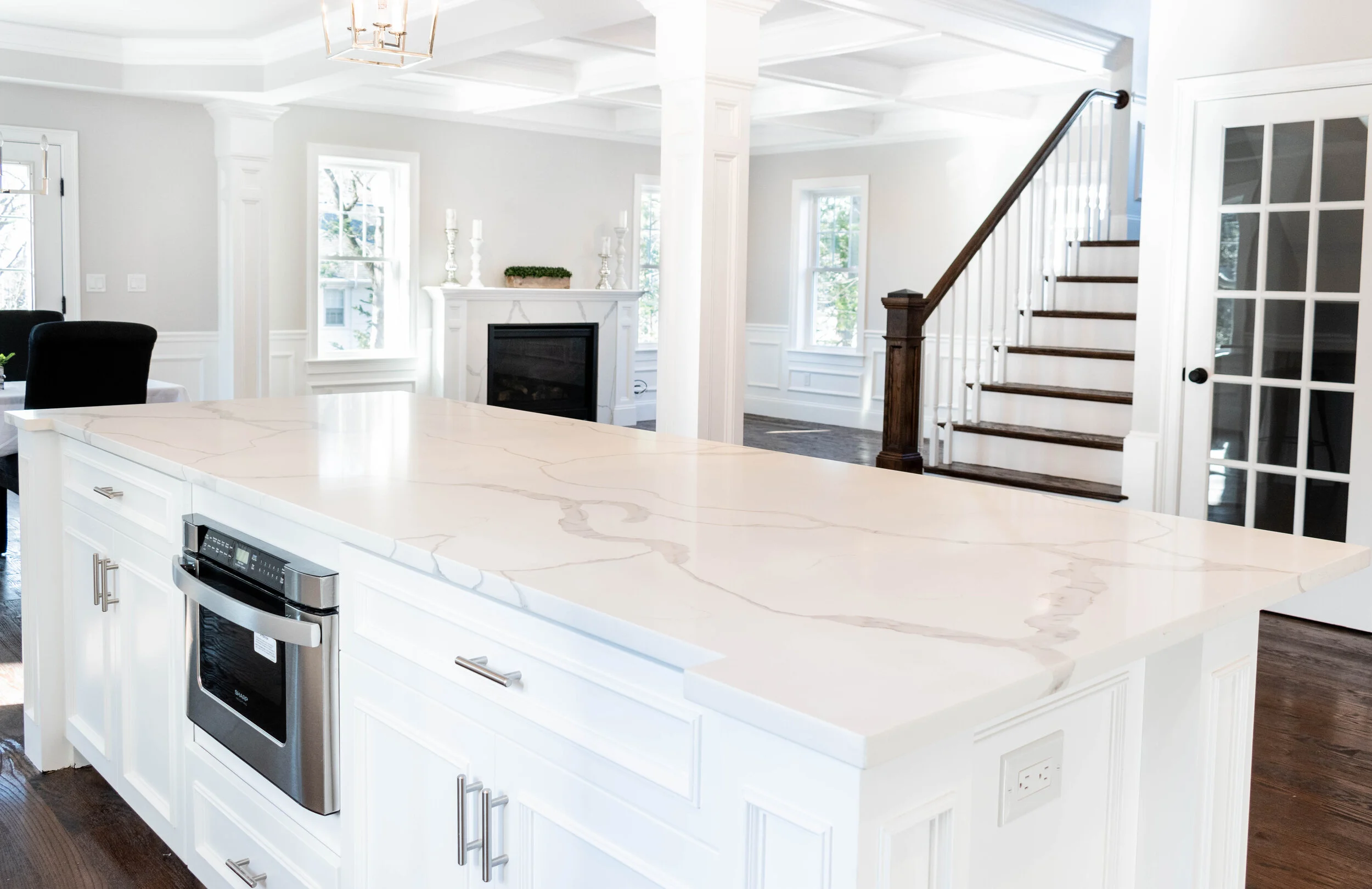 Material: Q-MSI Calacatta Classique (Bookmatched) Thickness, Finish & Stone Type: 3CM Polished Quartz Edge: Eased Sink: ZAP ZP3417 HMZ