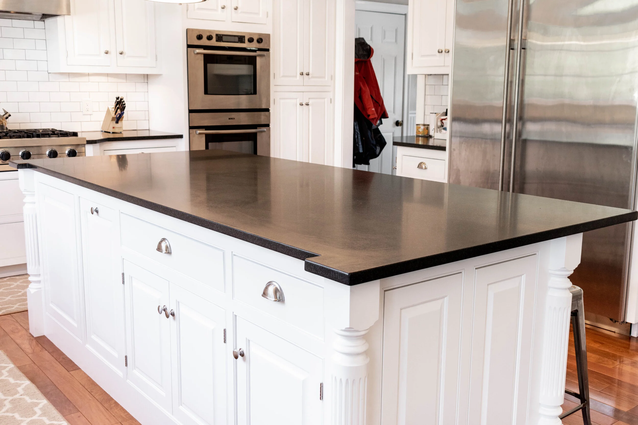 Material: Absolute Black Thickness, Finish & Stone Type: 3CM Honed Granite Edge: Eased Sink: Client’s sink: Under-Mount