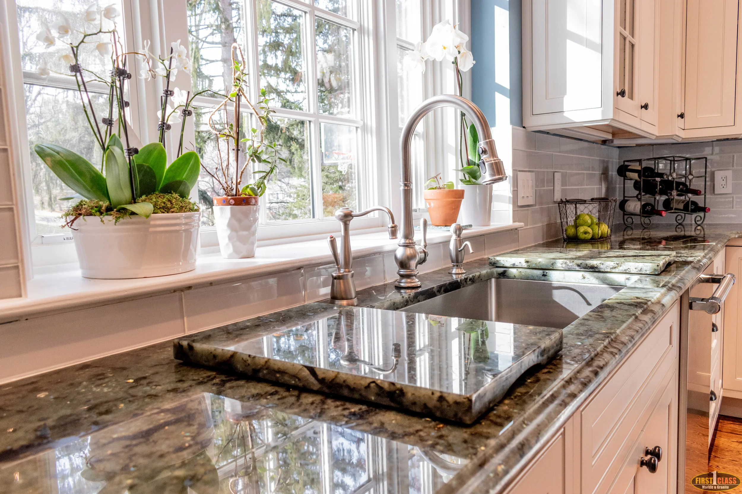 Material: Labradorite Blue Flake Thickness, Finish & Stone Type: 3CM Polished Granite Edge: Ogee Sink: ZP3016HMR
