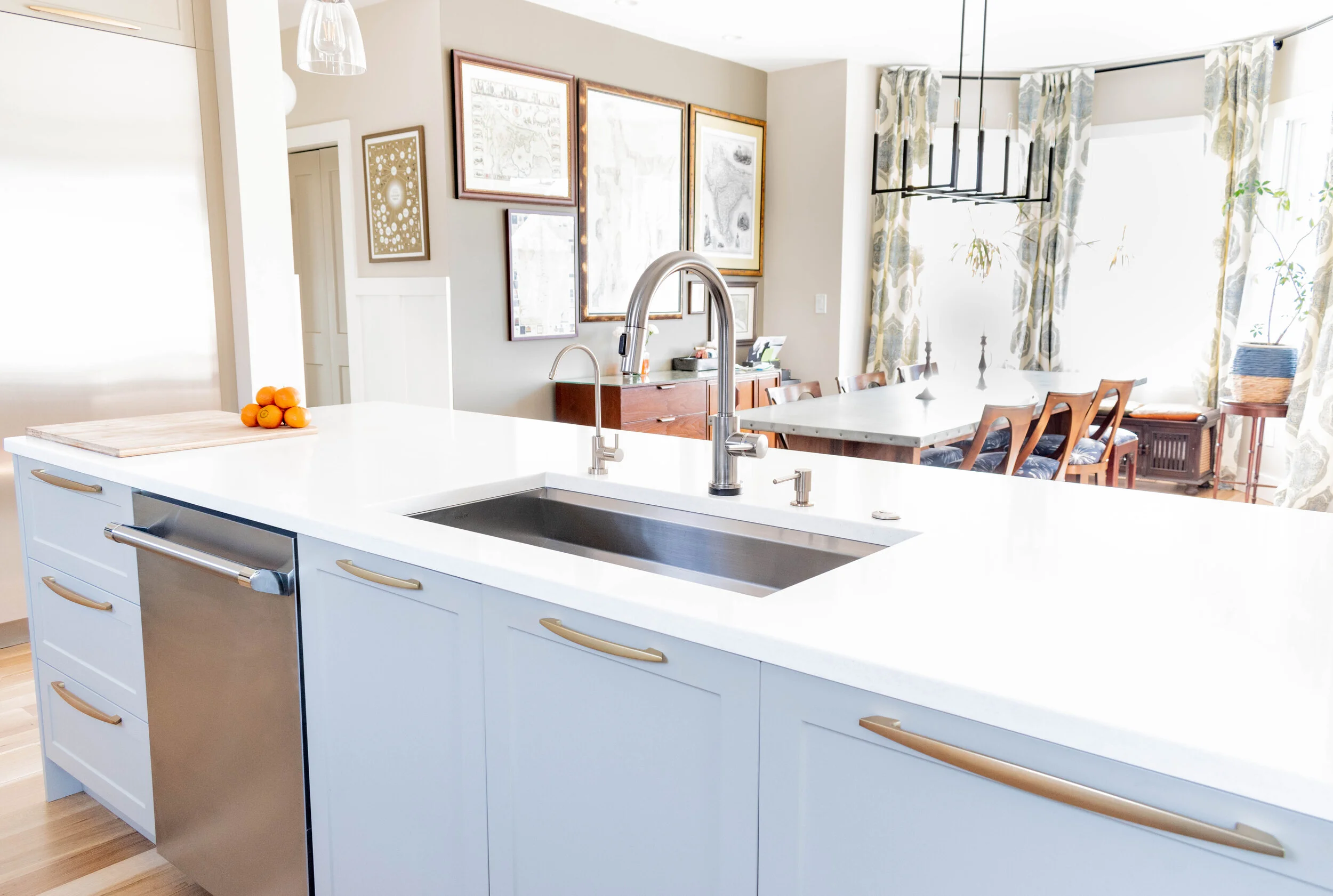 Material: Q-MSI Calico White Thickness, Finish & Stone Type: 3CM Polished Quartz Edge: Eased Sink: Clients Sink: Under-Mount