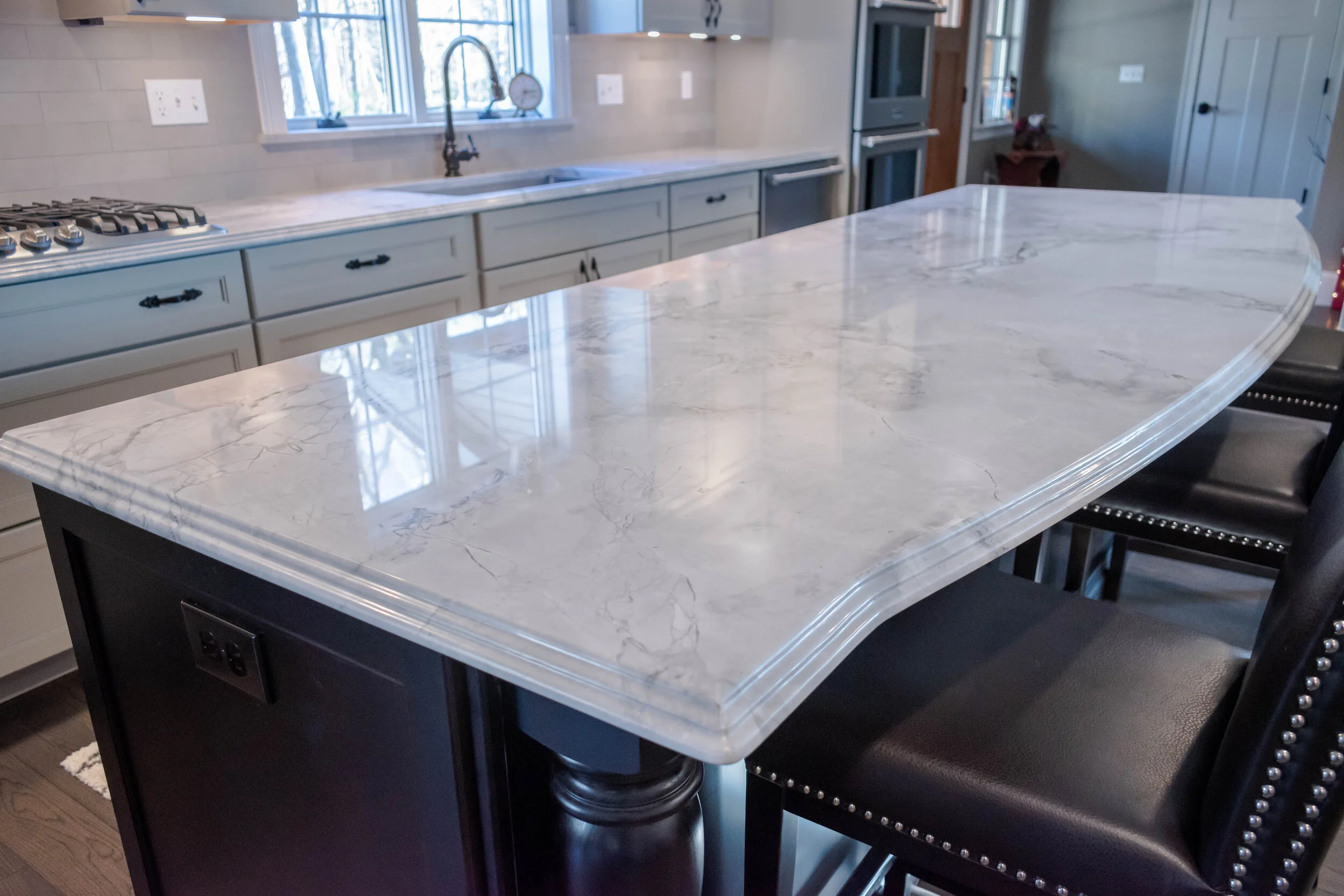 Material: Super White Thickness, Finish & Stone Type: 3CM Polished Hard Marble Edge: Waterfall Sink: ZP3417 HMR
