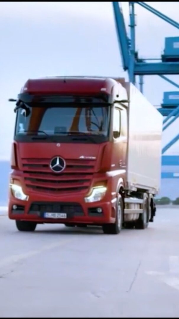 DAIMLER - Trucks & Buses
