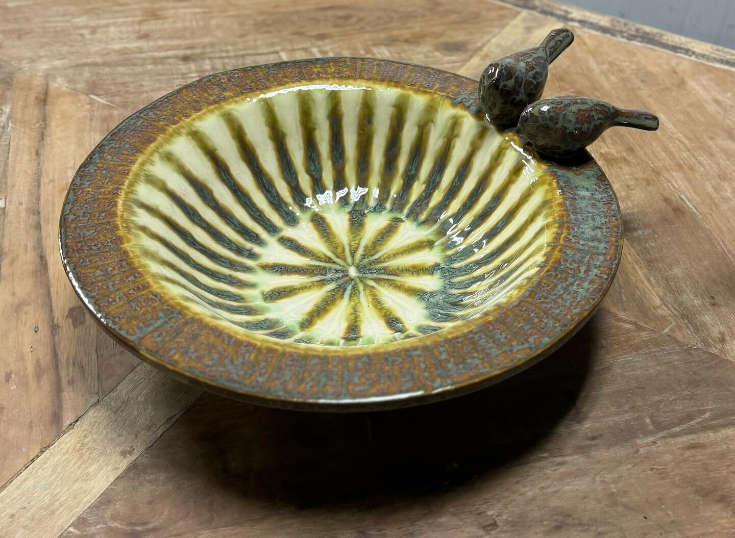 Our bell bowl with birds in pattern ✨BLUE BIRD✨

#goodearthpottery #goodearth  #pottery #bluebird