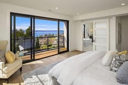 This master suite has a dreaming all day long! We can&rsquo;t wait to see who gets to enjoy this home this spring and summer! 📸: @claritynorthwest