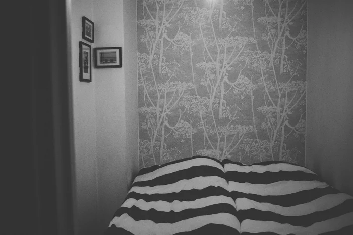 Nainen meni kaappiin ja on siellä vielä