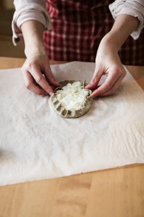 Marian polttarit, eli miten karjalaisia emäntiä (ja -piirakoita) tehdään