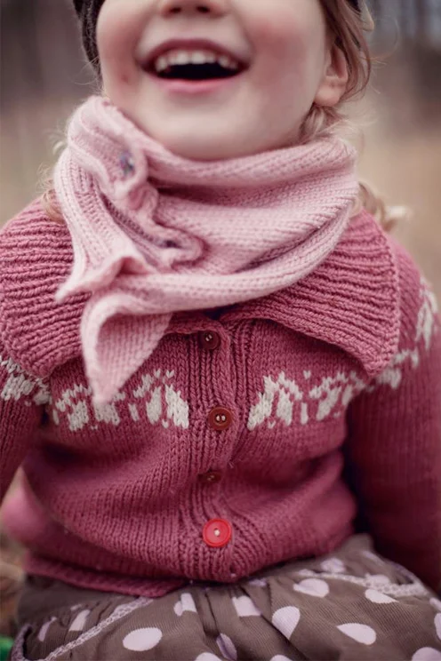 Marjapuuron värinen villatakki