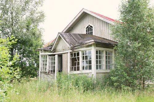 Miksi nainen aina rakastuu renttutaloihin?