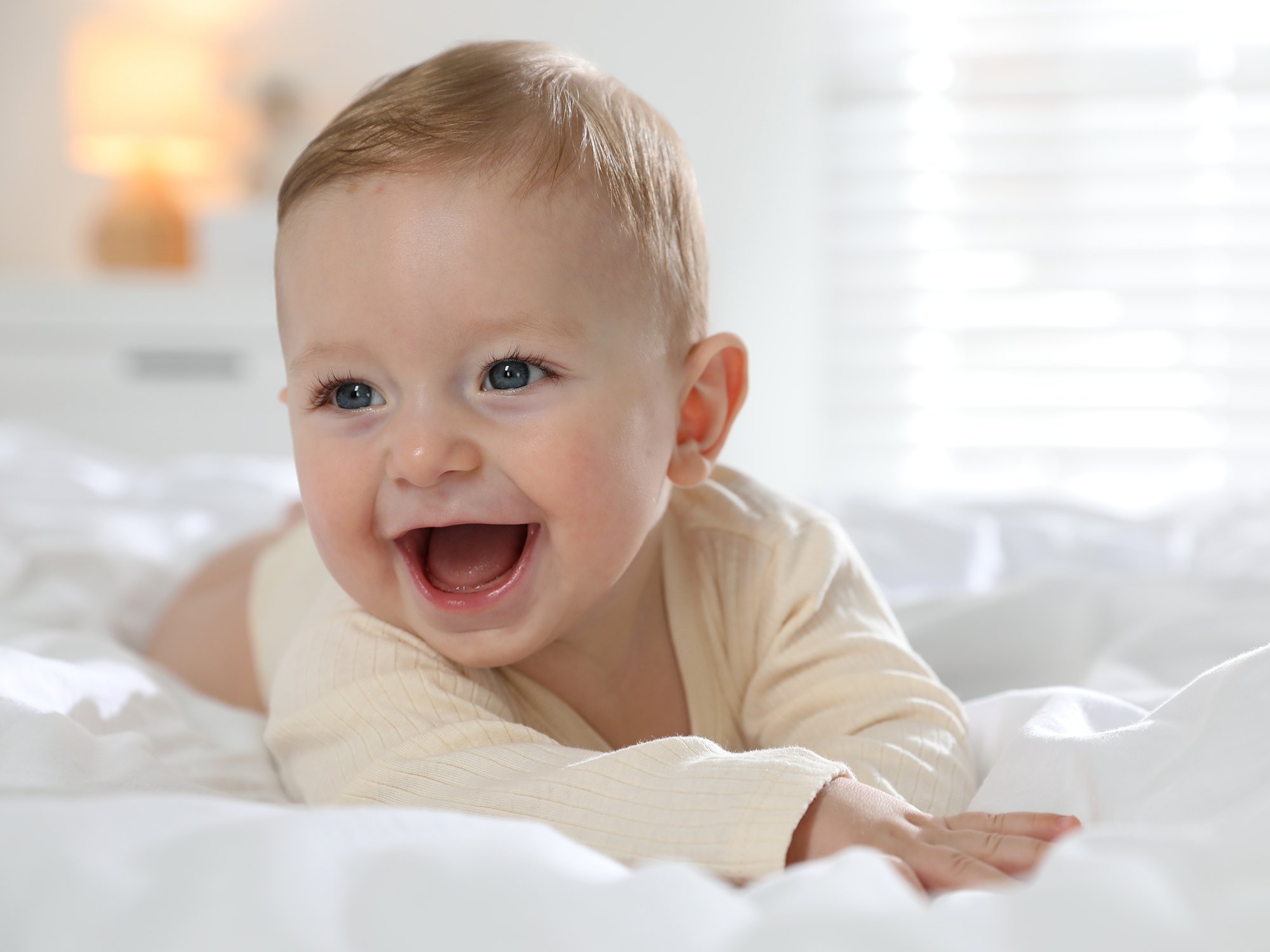 shutterstock_2531122353 bébé 8X6 démo.jpg
