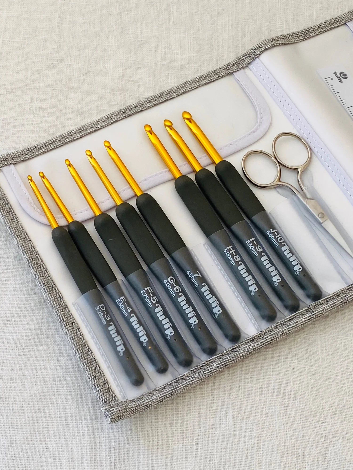 Tulip Crochet Hook, Gold, One Size