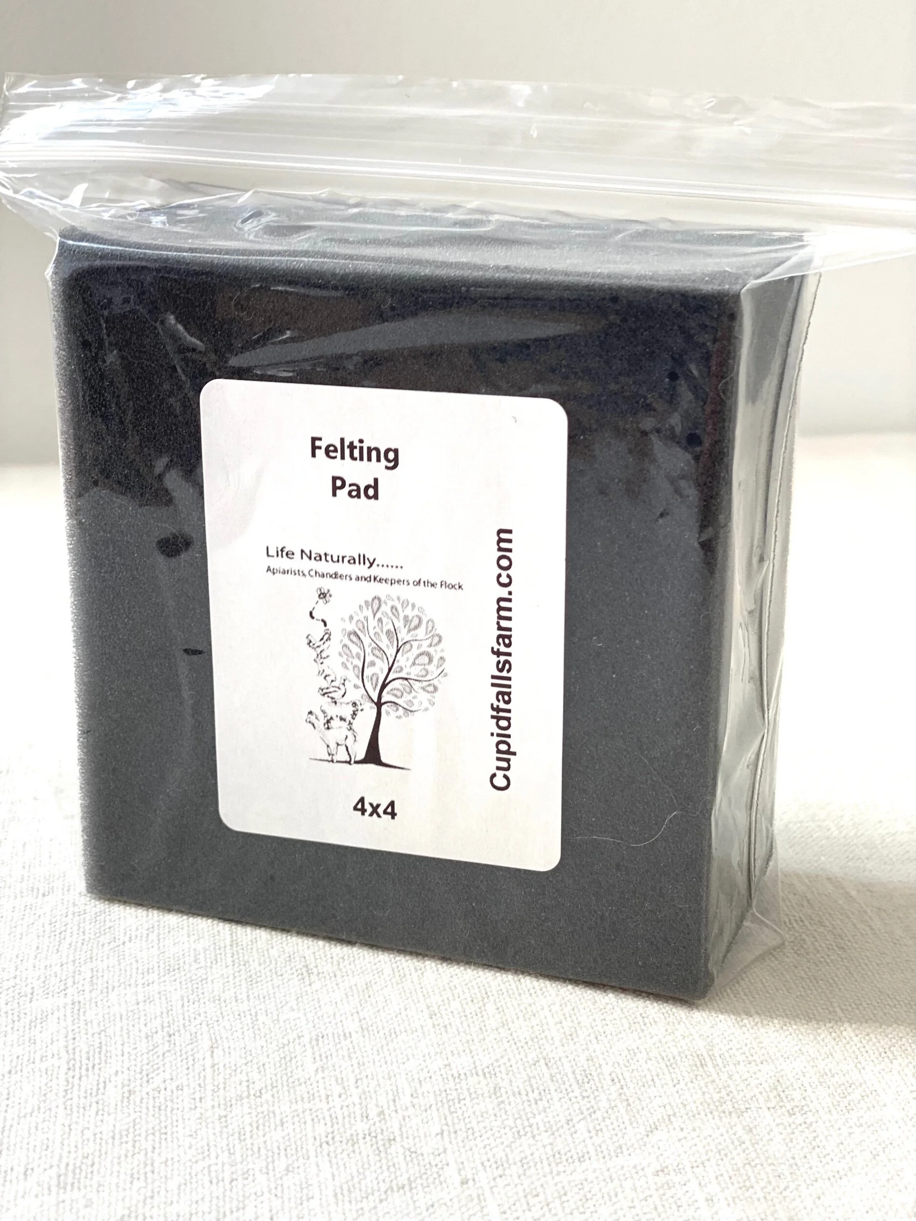 03FC21F1-F73C-4E2F-BBB4-522DEC8F9A0E