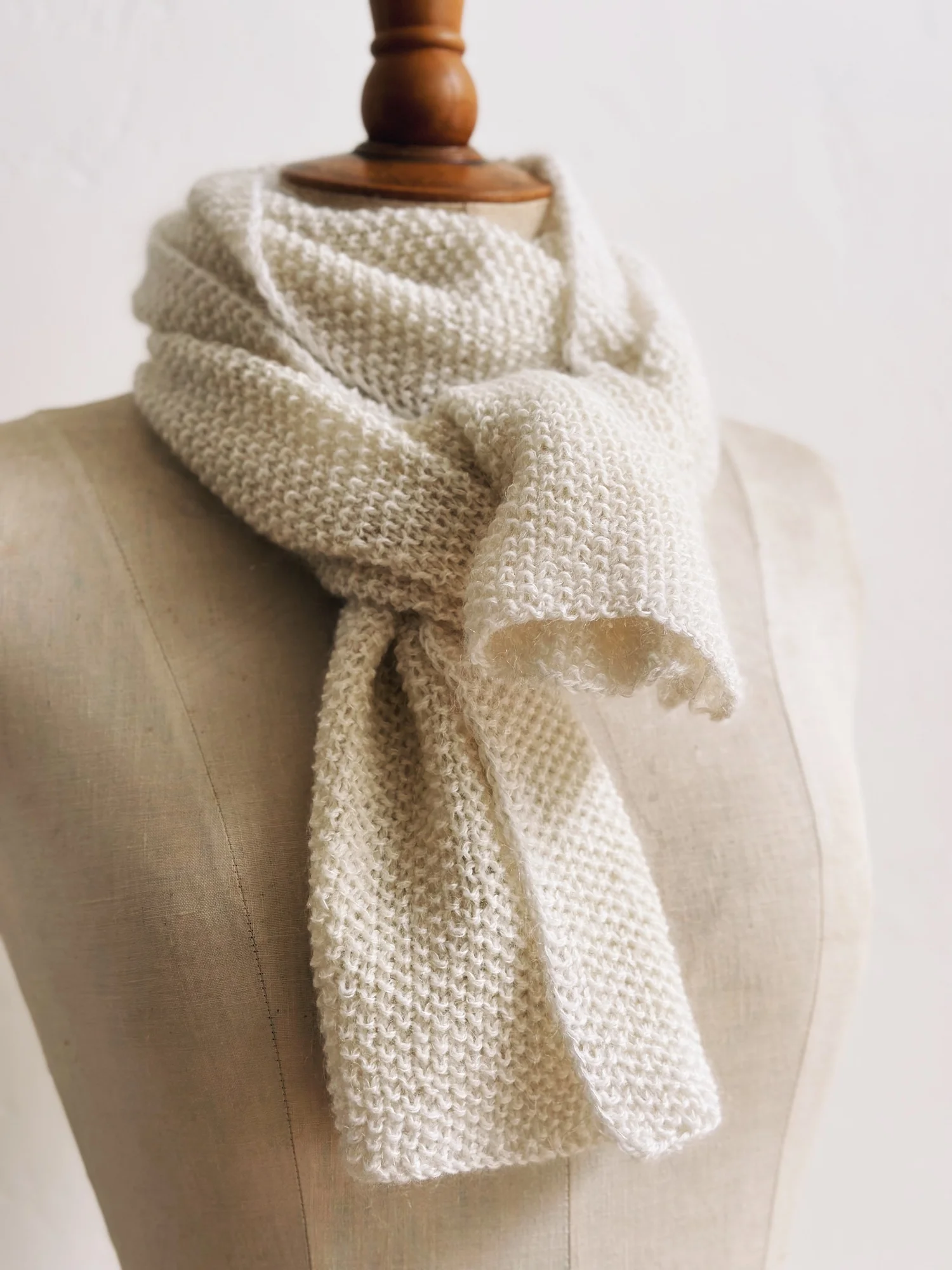 【TATIANA】Red Grid Check Lambs Wool Muffler マフラー Briar Scarf Pattern - Digital Download — Judith & Lily
