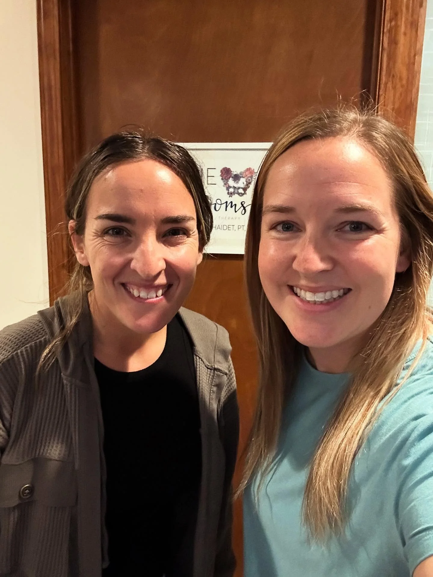 I had the joy of being able to meet and chat with Dr. Aly Matejka of @athletemomfitness this morning. She has a long history in athletics with a background in Athletic Training and is super knowledgeable on all things fitness and return to sport whil