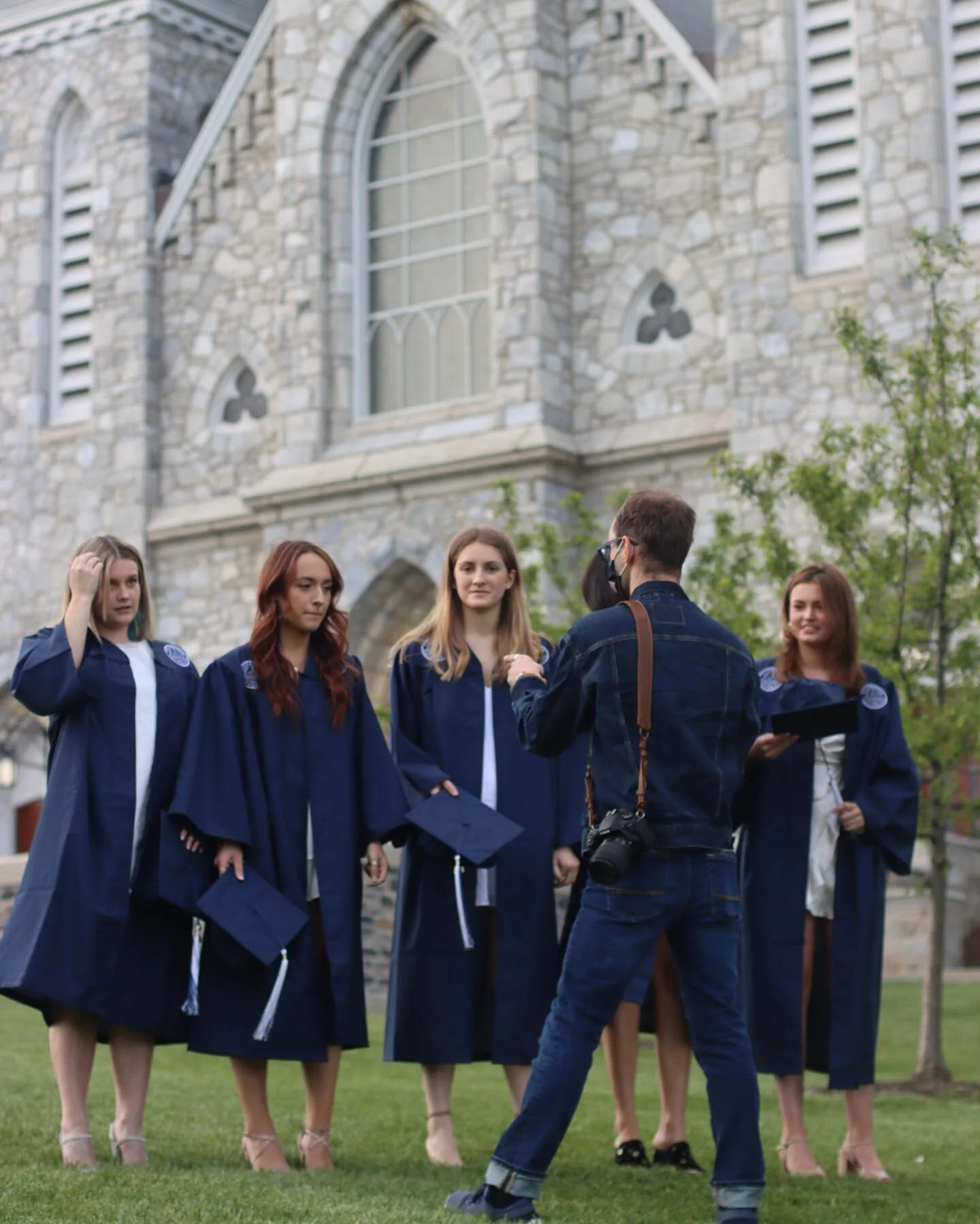 A little behind the scenes on getting that perfect cap toss with @andrewmckeough 🎓