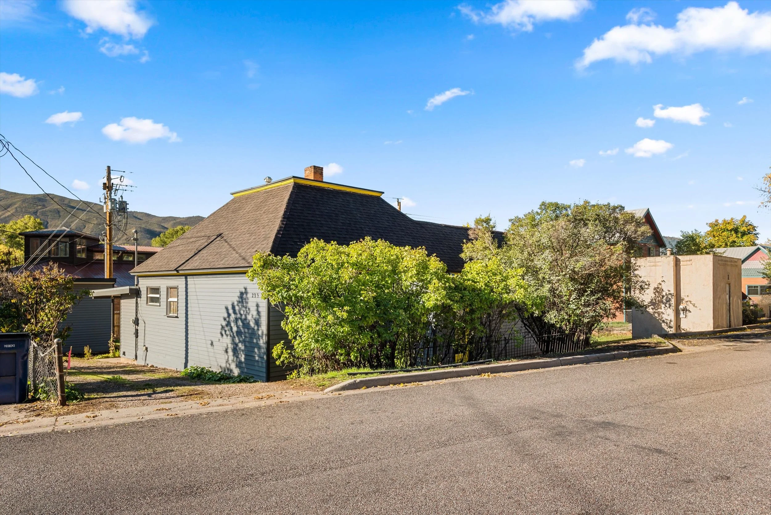 20-Front of Home with Art Studio.jpg