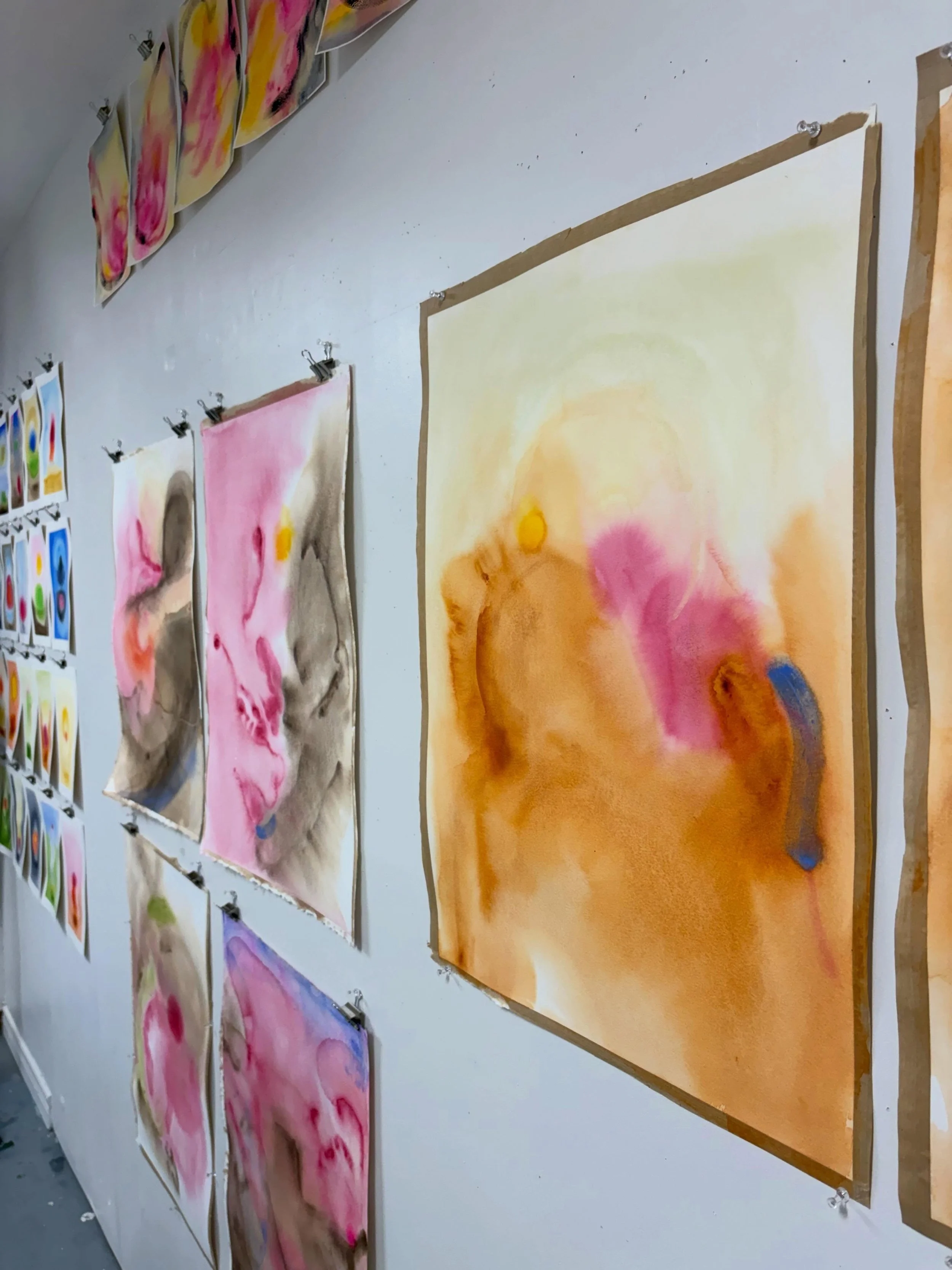 Lately in the studio, I&rsquo;ve been thinking about relationships through colour. Proximity, closeness, shared space and the ways things affect one another.

#AbstractPainting #ContemporaryPainting #ColourInPainting #WorksOnPaper #StudioPractice