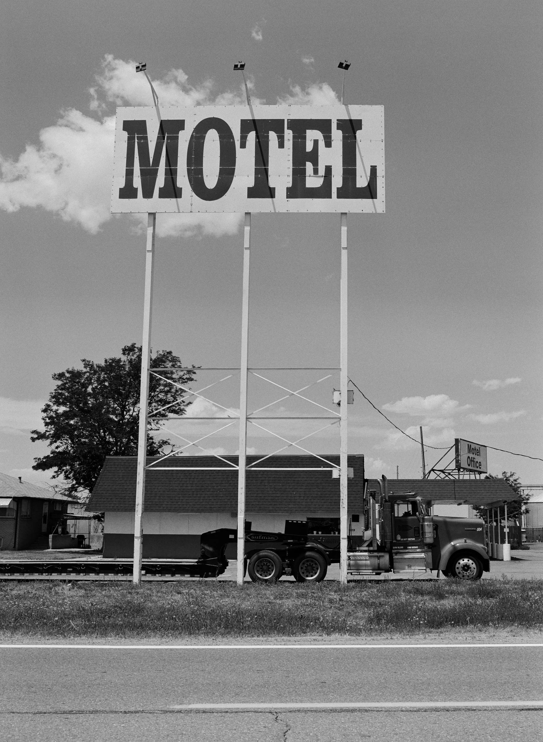 703604_0014.jpg