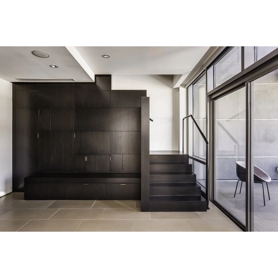 Photographed high above downtown Seattle. This luxury condo is listed with @heritage.realty 

Video incoming&hellip;.

architect: @olsonkundig 
listed by: @heritage.realty 
photographer: @erik_sven_imagery 

#seattleinteriordesign #seattlearchitectur