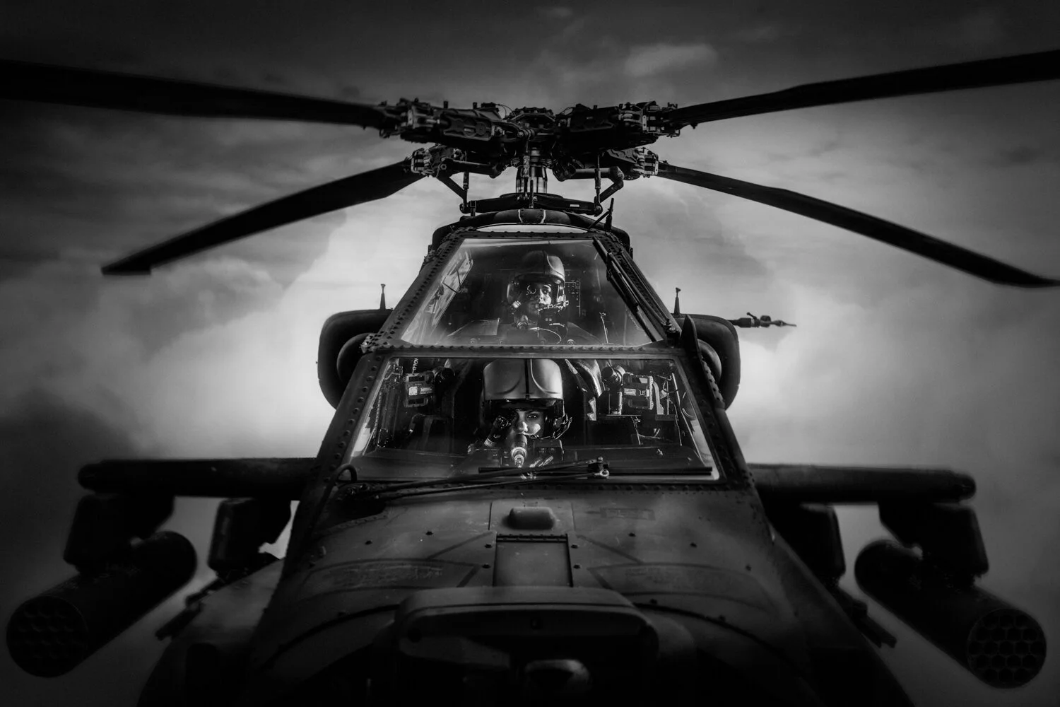004_Apache_Military_Army_Marines_Helicopter_Defense_NorthropGrumman_001.jpeg