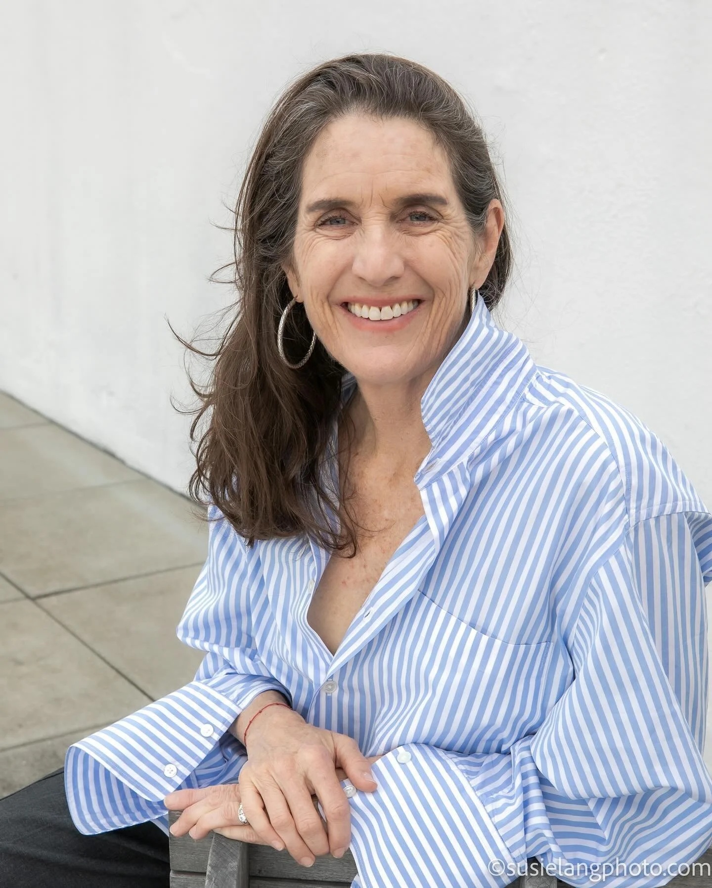 Heart-filled, naturally radiant Stephanie @celebratethegray (60+) radiated in our recent shoot together. She spoke of “…feeling self-love as I began to let go of some of my outdated stories of myself…I felt beautiful, vibrant and