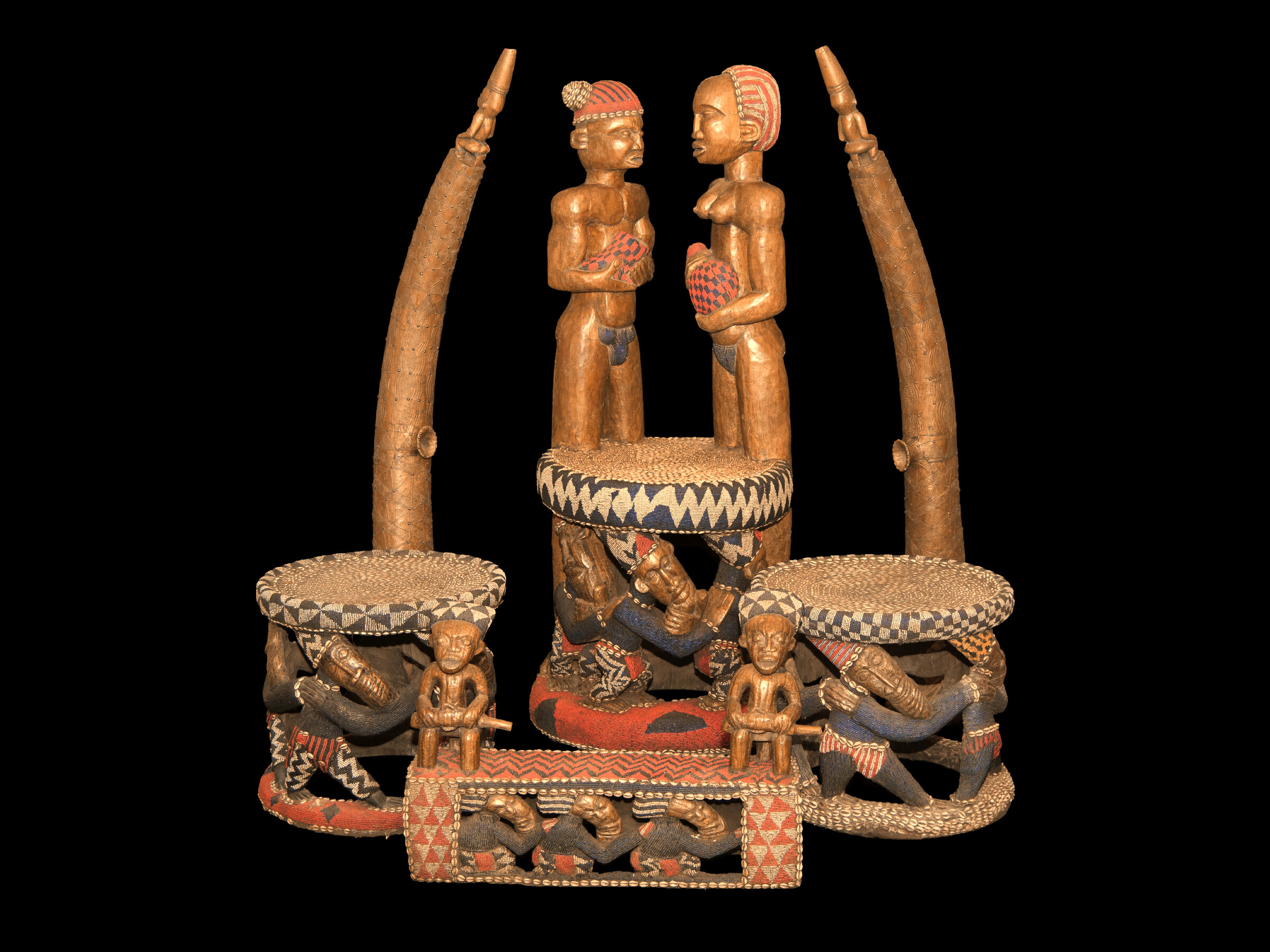 Copy of Copy of Copy of Madou-Yenou Beaded  and Wooden Thrones
