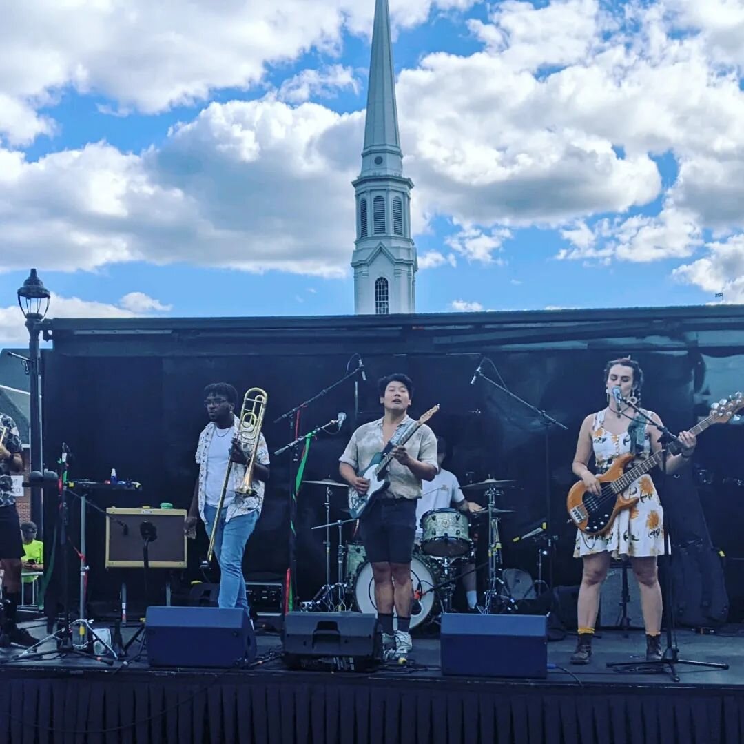 Had an amazing time at the #beverlyblockparty! @michellelapoetica, @wangarifahari , and @theqtipbandits absolutely killed it!

Huge congrats to @bevmainstreets for an amazing event! Also @nsjuneteenth for programming!

Check out www.TheWanderingStage