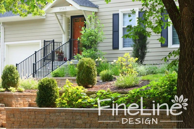 Kansas-City-Landscaping,-FineLine-Design,-terraced-walls,-sloped-front-yard,-landscaping-for-hills,-brookside-(2).jpg