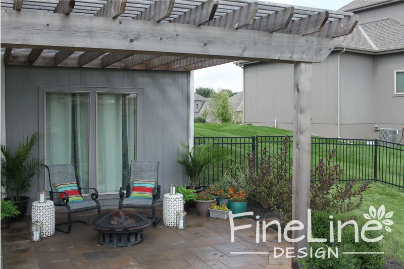 Kansas-city-landscapers,-FineLine-Design,-paver-patio,-pergola,-small-patio-ideas-(2).jpg