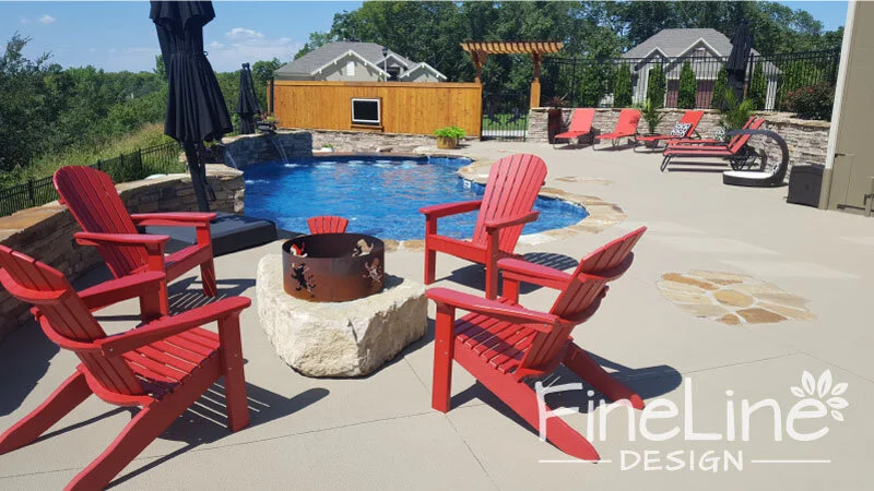 Kansas-City-landscaping,-Fineline-Design,-pool-design,-vinyl-pool,-swim-up-bar,-sunken-patio,-sheet-fountains,-custom-wood-work-(3).jpg