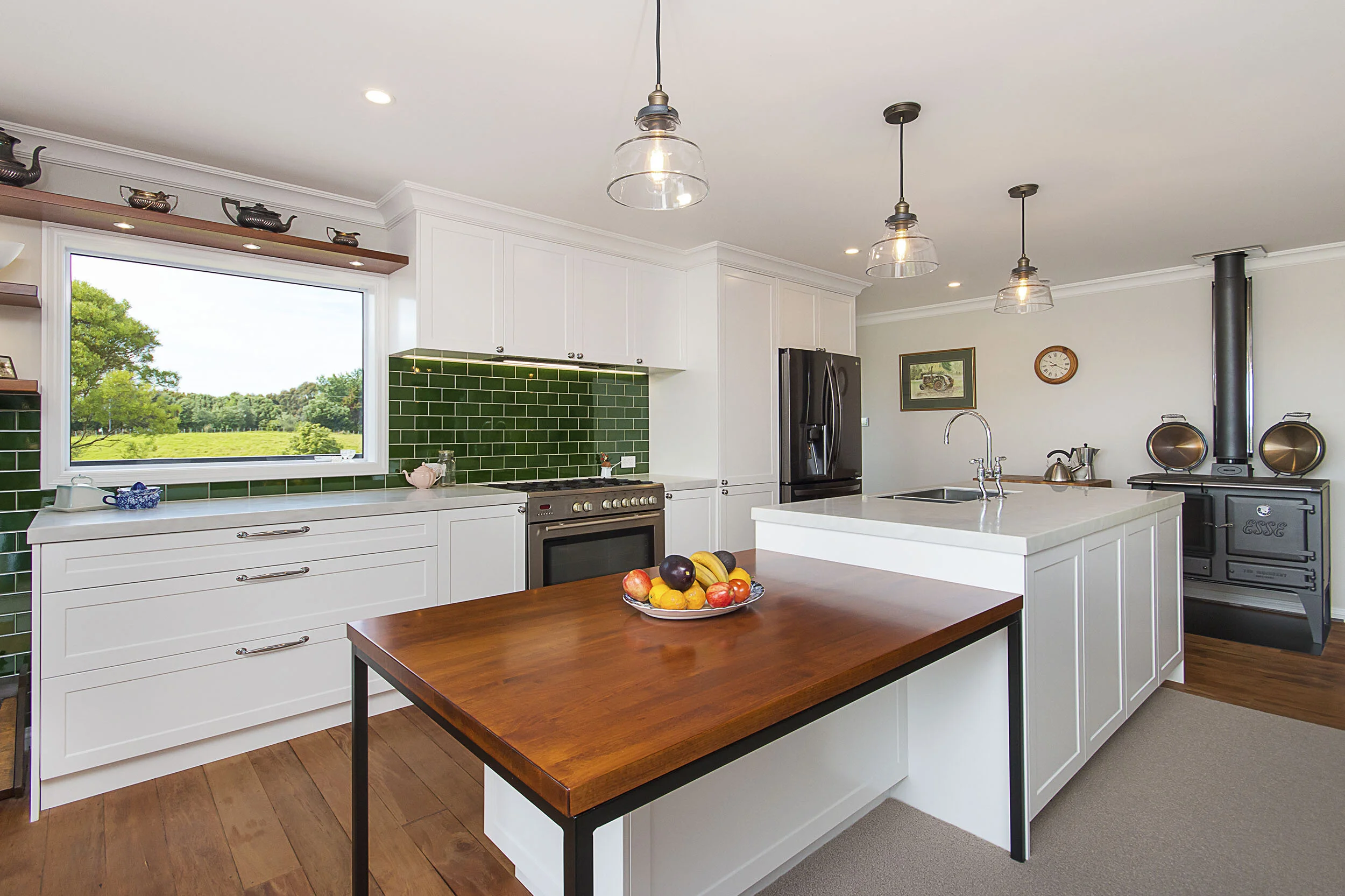 Country kitchen by Kitchen Dynamics