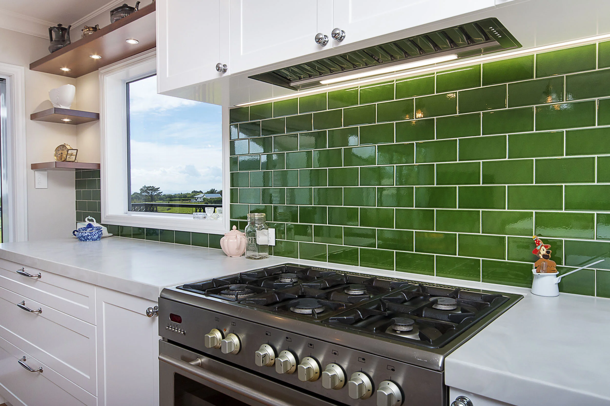 Green tiled splashback - Kitchen Dynamics
