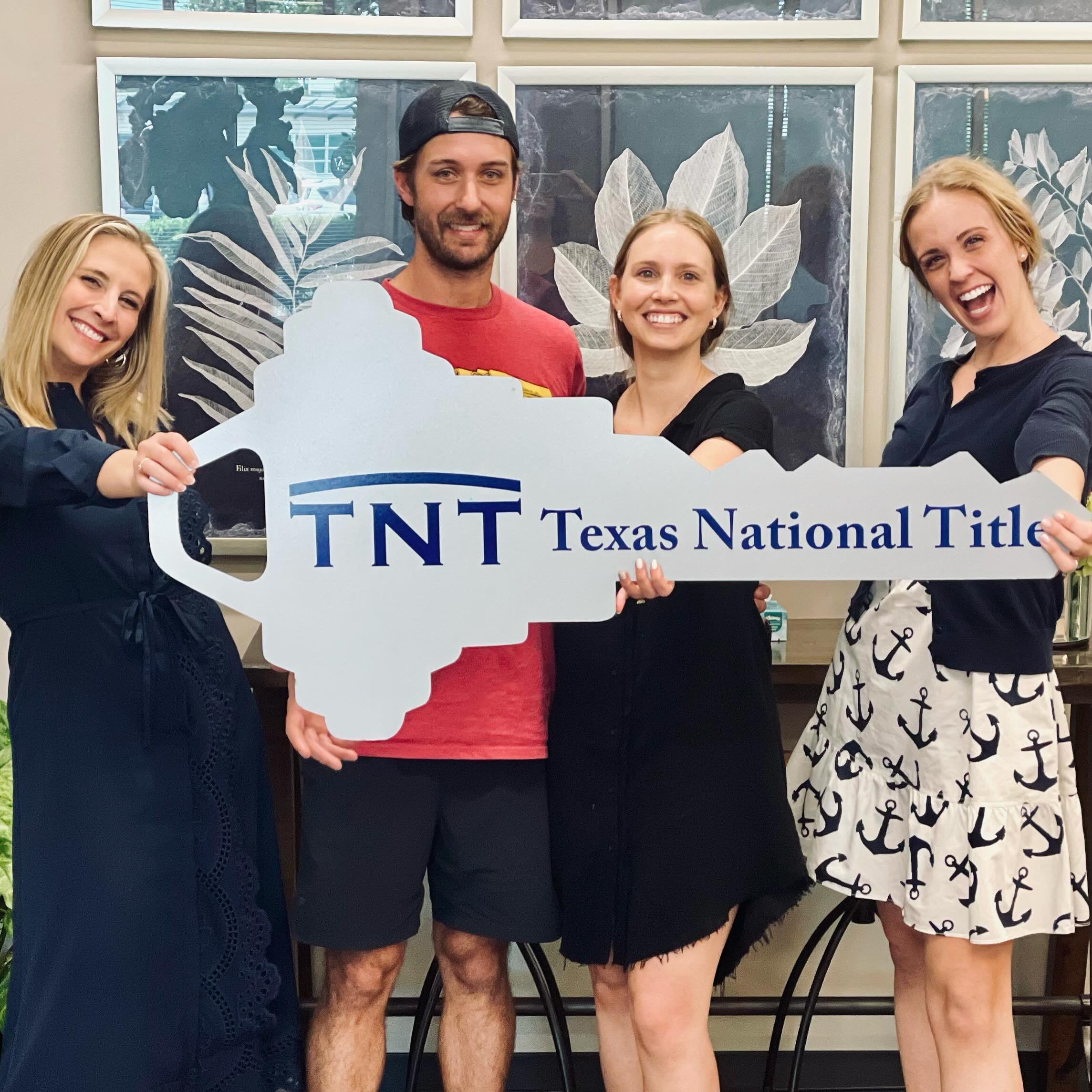 SOLD by #brittsellsatx 

these two are official homeowners! shoutout to our real estate partners in New Braunfels for connecting us! we heart you @thecarterteam_tx! i absolutely loved helping M + V out and cannot wait to see their wedding pictures th