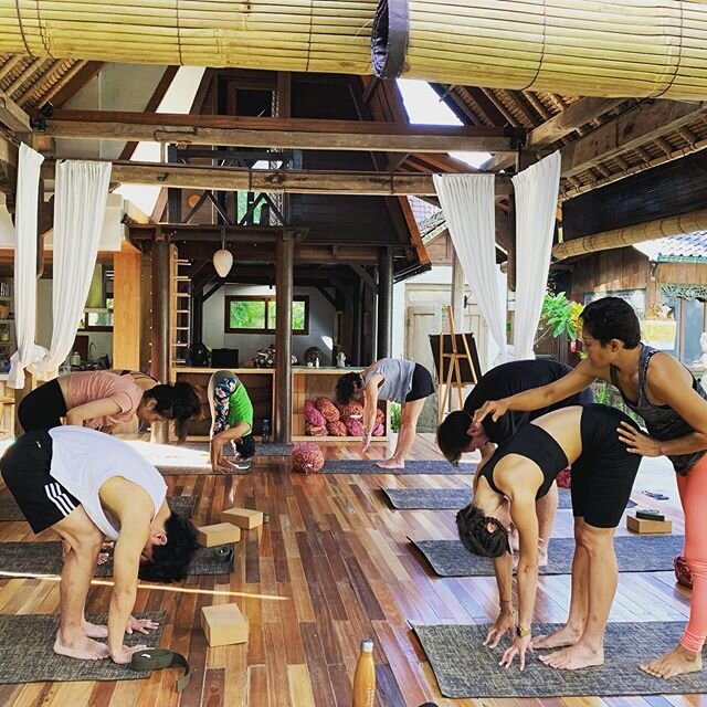Yoga for every BODY! 👨&zwj;👩&zwj;👧 You don&rsquo;t have to be a yogi to enjoy the benefits of yoga!
Our guests love our COMPLIMENTARY  daily morning classes led by our experienced instructors, Ayu &amp; Kiki, who tailor each class according to you