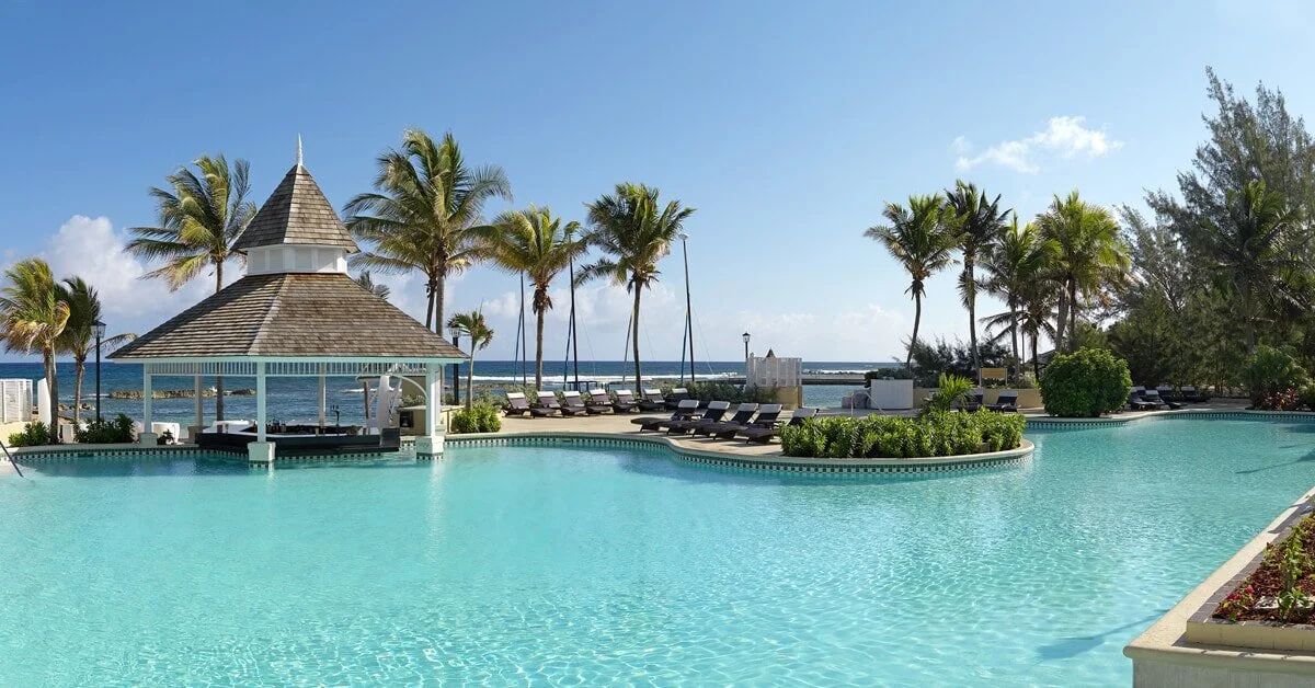 40MeliaBracoVillage-Pool_1200x628.jpg