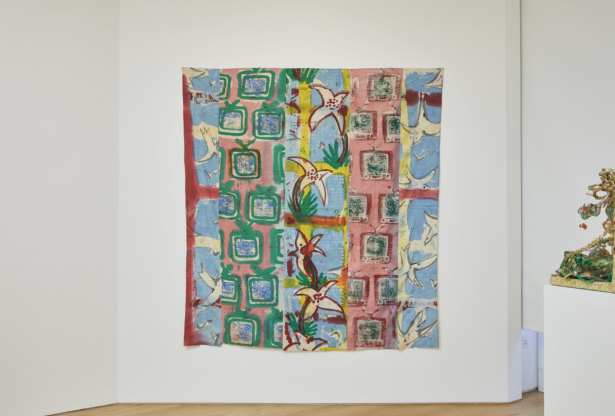  Kim MacConnel,  Chicken Delight  [installation view], 1978. Acrylic on cotton. 83 x 77 inches. 