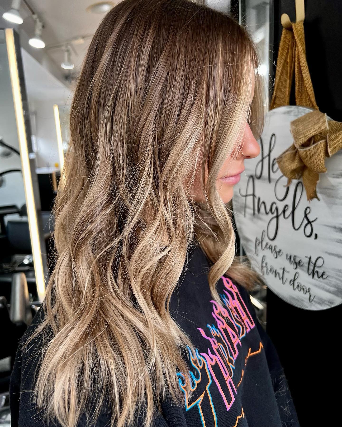 The Perfect Beachy Bronde ✨
.
Stylist: @bongiorno.hair 
.
Want to book with one of our stylists? Call the salon or text 408-442-6464. We can&rsquo;t wait to see you in our chair!