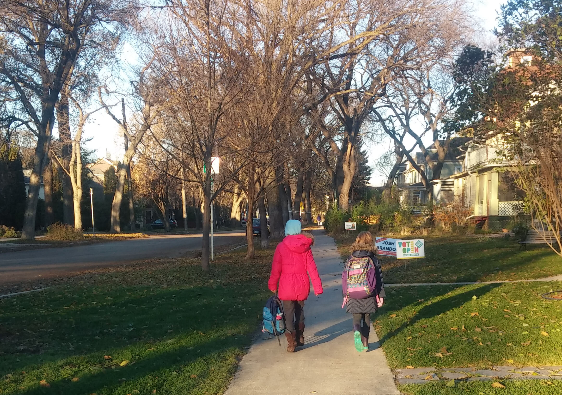 kids_walking_to_school.jpg