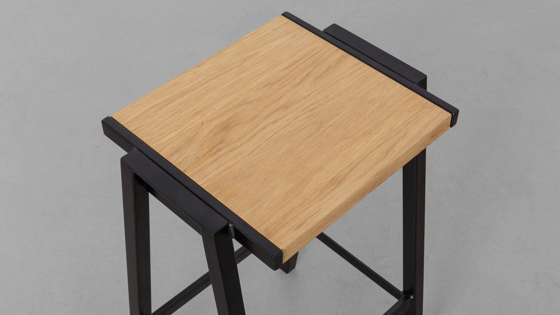 REPL - KAAS Design - Hulihee Barstool_180212_008_LAYER.jpg