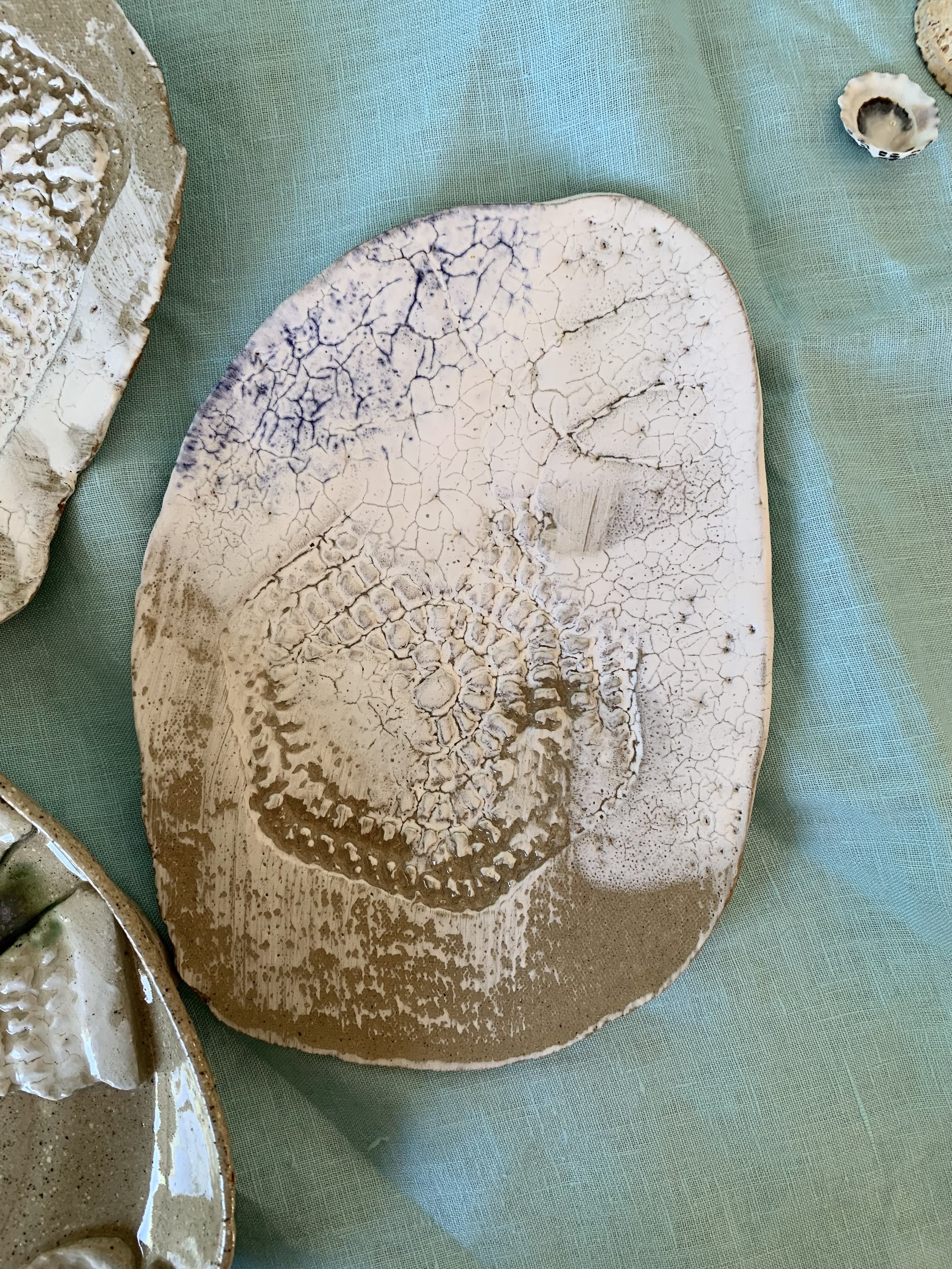 Medium slip-decorated stoneware serving dish