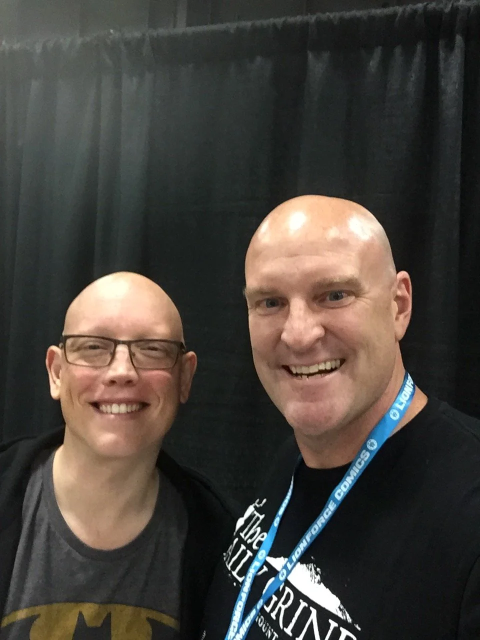 Jay Taylor and David Finch hanging at a comic convention.