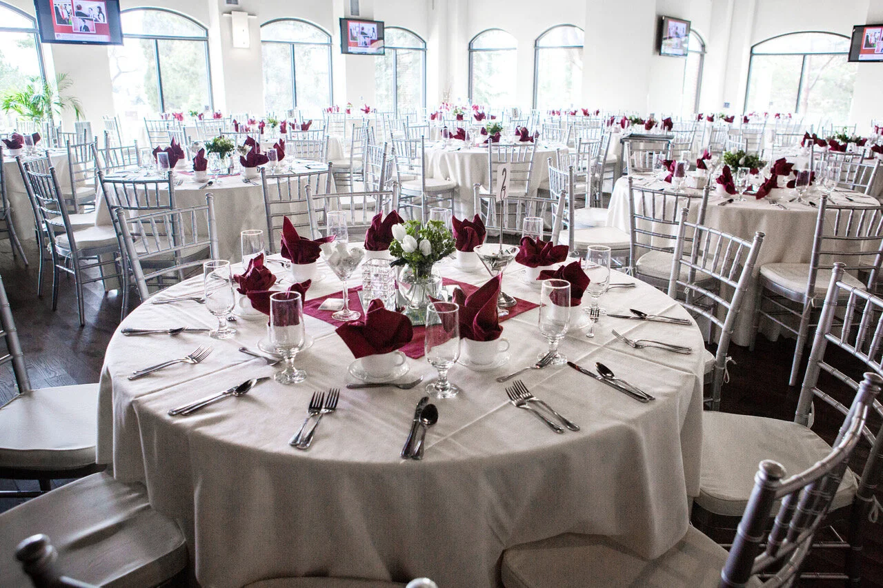 Cambridge Room with Flatscreens Light.jpeg