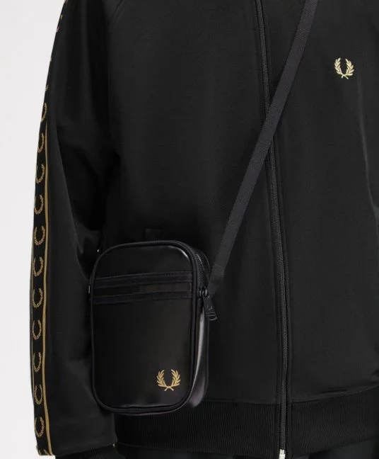 FRED PERRY Tonal "Stash" Bag- BLACK/GOLD