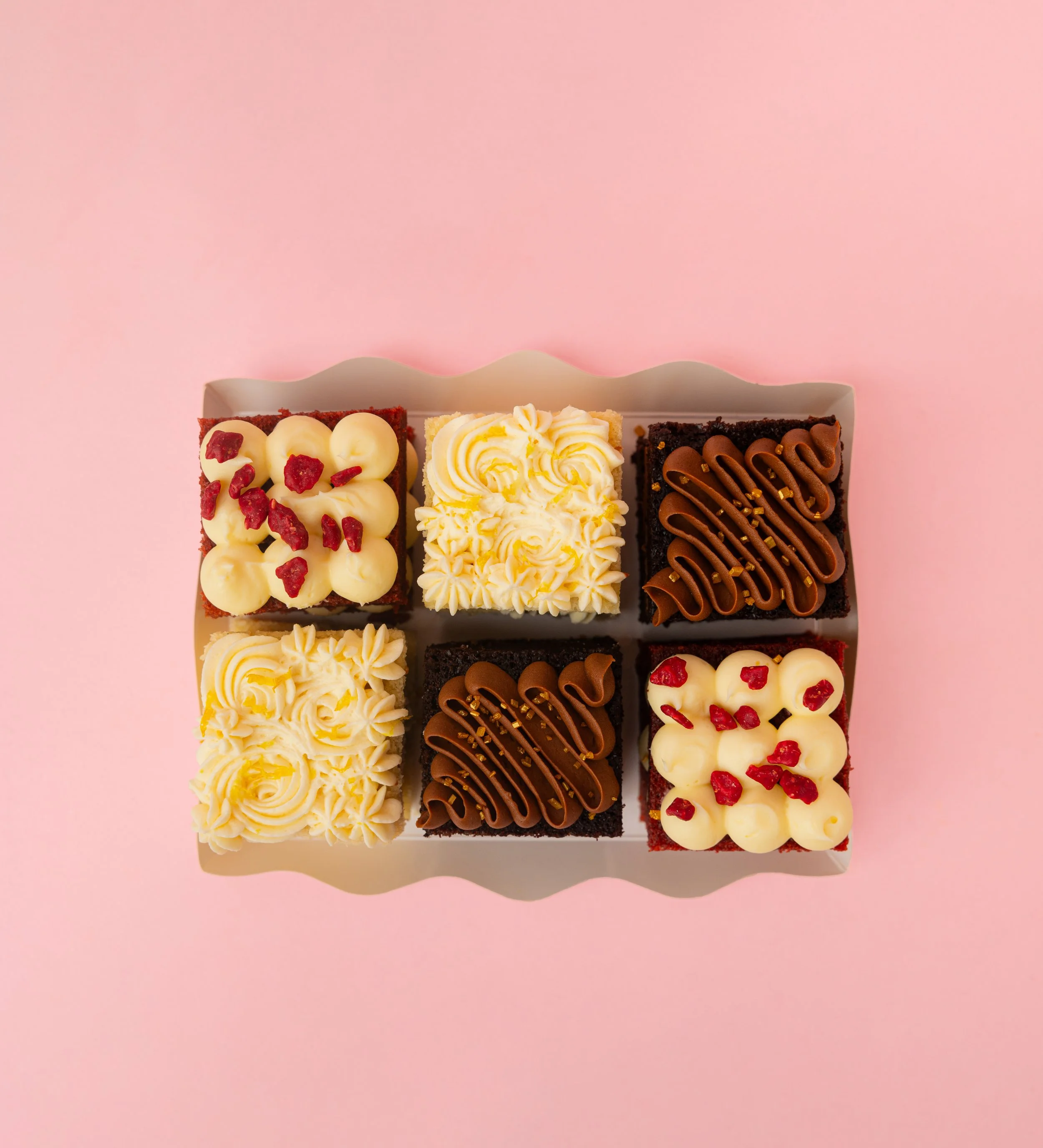 Box of 6 cakes 3-1.jpg