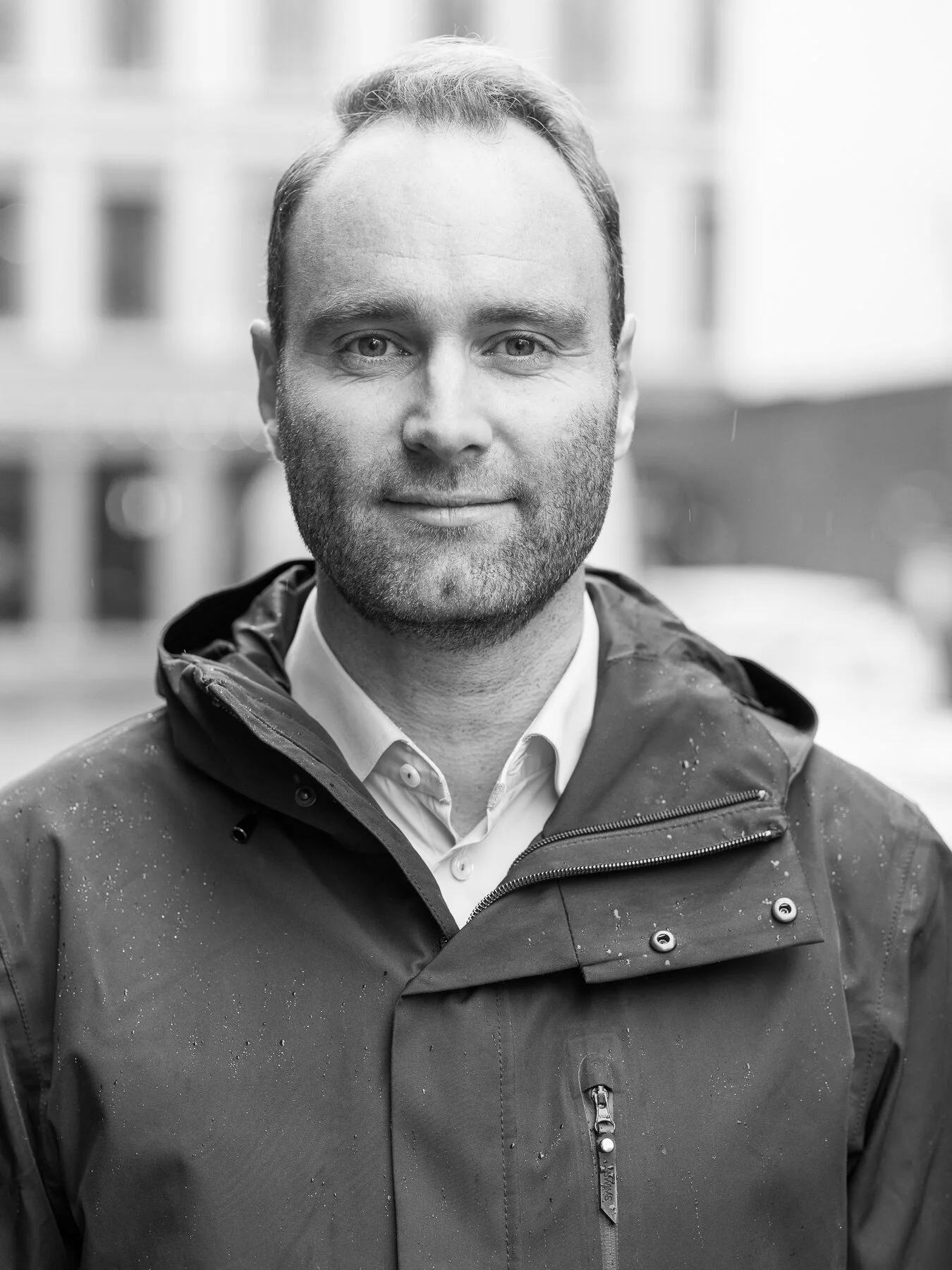 Johan L. Schwartz - styremedlem +47 415 33 777 / johan@goodify.co Johan jobber som strategikonsulent i Capgemini Invent hvor han rådgir noen av landets største bedrifter. I tillegg er Johan frivillig engasjert i Goodify. “Jeg har selv fått lov til å både gi og motta hjelp og jeg er sikker på at godhet rører ved oss alle. Derfor er det fantastisk artig med Goodify som bruker innovasjon for å bidra til flere gode gjerninger.”
