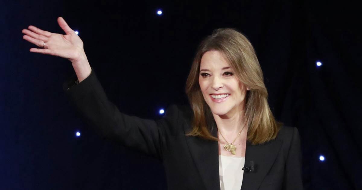 marianne waving.jpeg