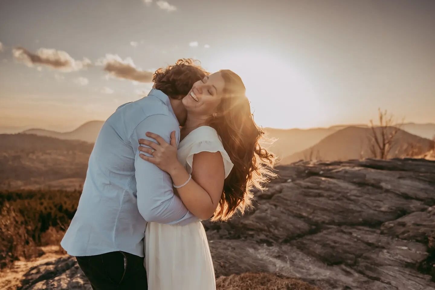 When that light hits just right.

#engagementphotographer #ashevilleengagementphotographer #destinstionweddingphotographer #wncphotographer #wncmountains #ncphotographer