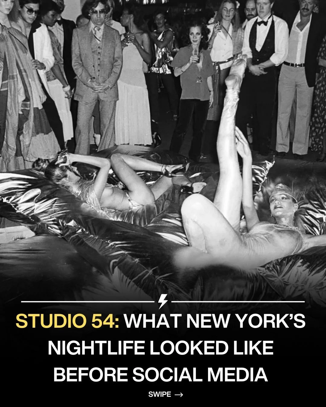 Saturday Night /Sunday Morning 

#doyouwannafunk 

💃🏿🥂🕺🏿 @ravecultur 

The last slide is absolutely iconic 😎 💫 

Opened in 1977 in New York, Studio 54 it quickly rose into one of the most iconic dancefloors in the world, becoming a real cultur