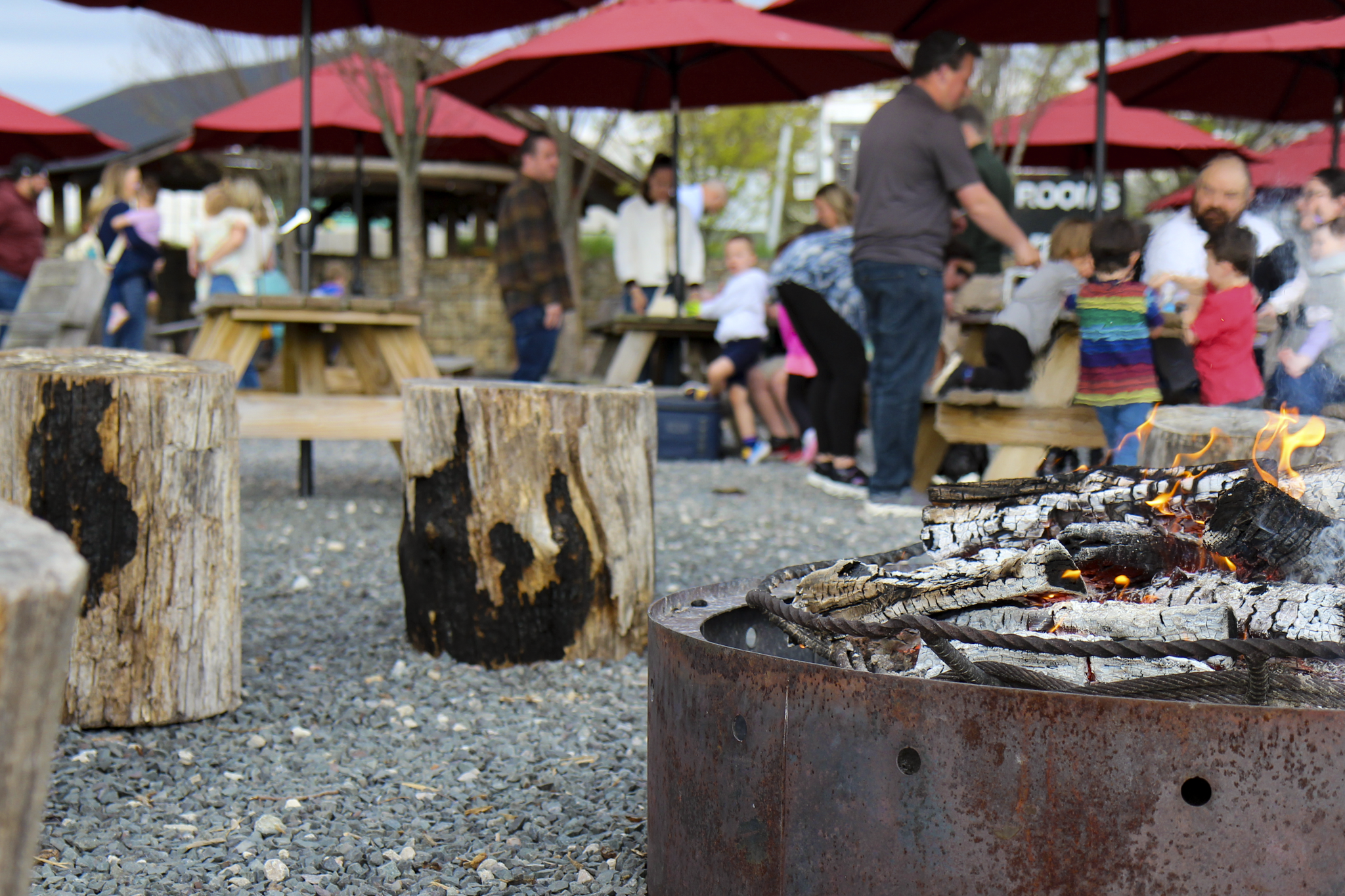 Outdoor dining at Ironbound Farm