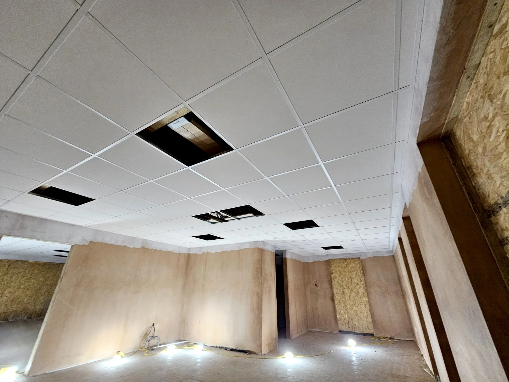 Phase One complete at Spring Cedars Nursery in Exeter, working under main contractor Steele Davis.

Our scope included plaster boarding to existing timber studs, dot-and-dab partitions where required, tape and fill, and the installation of an Echopho