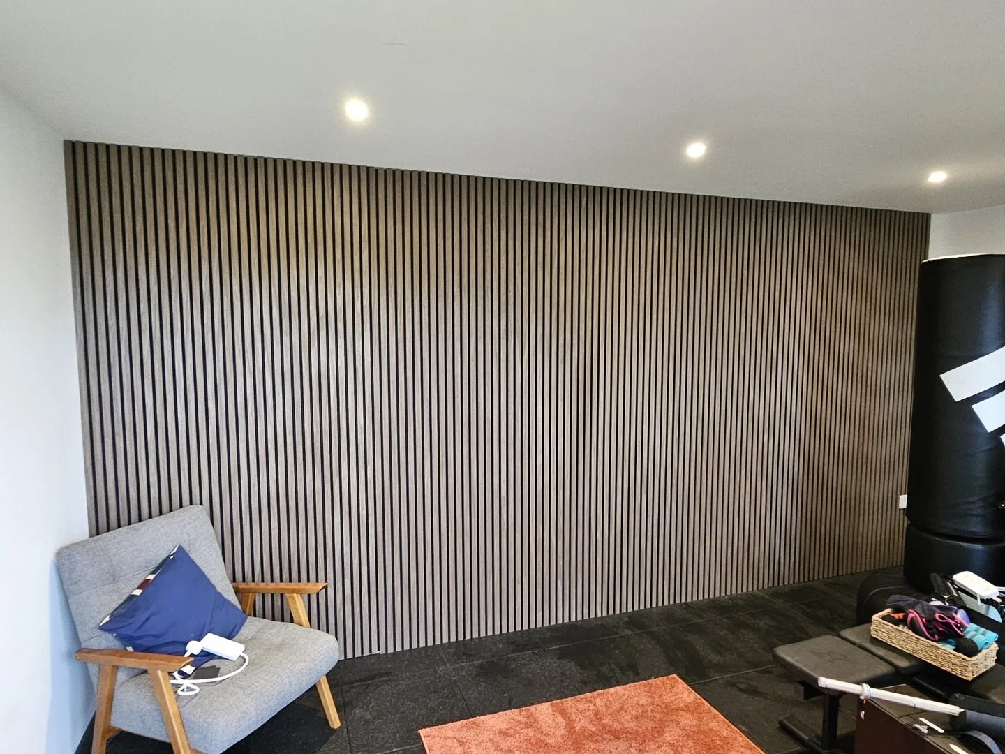 Walnut slat panel installation completed for a returning private client in the media production industry. ✅

Unwanted reverberation in an office space can impact recording clarity and overall sound control. Slat panels can diffuse high-frequency soun